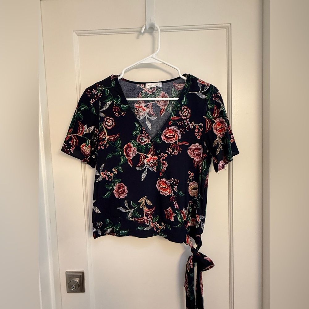 Socialite Black Floral Wrap Blouse Size Small